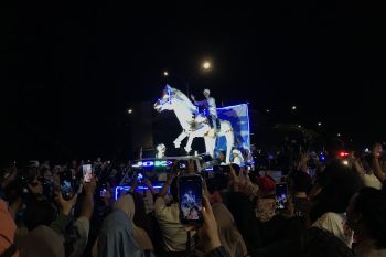 Ribuan Muslim ramaikan pawai malam takbiran di Kota Batam