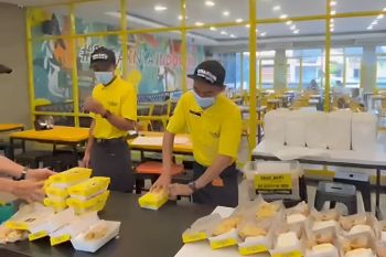 Waroeng Steak and Shake jual lebih dari 44 ribu porsi paket takjil