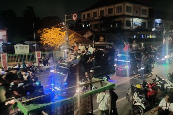 Umat Islam di Bandarlampung meriahkan malam 1 Syawal dengan takbir keliling