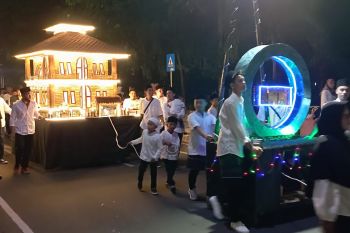 Ribuan umat Muslim di Kota Mataram ikut pawai takbiran sambut Idul Fitri