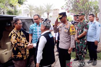 Bupati Situbondo sambut kedatangan Menkopolhukam