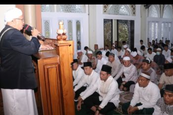Khotib Idul Fitri  ajak tinggalkan sifat tercela