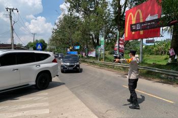 Gerbang Tol Tigeneneng Timur mulai alami kepadatan