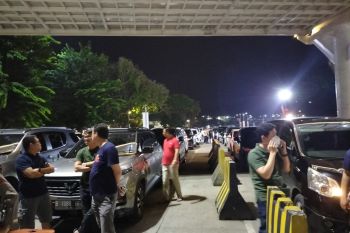 Pelabuhan Bakauheni masih dipadati arus balik kendaraan pemilir