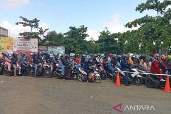 LEBARAN 2023- Penumpang di Pelabuhan Stagen "mengular "