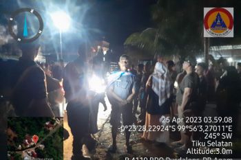 Warga Agam mengungsi ke lokasi aman dampak gempa bumi