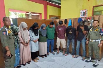 Satpol PP Damkar Agam jaring empat pasang illegal nginap di hotel