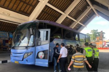 Sekitar 2.000 penumpang masuk Terminal Mengwi di puncak arus balik