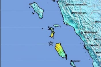 Gempa terasa 30 detik, Warga Kota Padang jauhi laut
