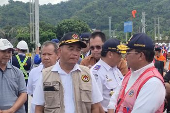 Menko PMK tinjau kegiatan arus balik di Pelabuhan Panjang