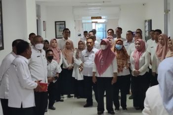 Sekda Kota Bandarlampung sidak hari pertama kerja usai Lebaran