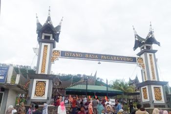 Istano Basa Pagaruyung masih wisata favorit selama libur lebaran di Tanah Datar