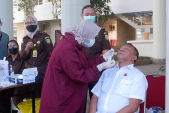 Kejagung izinkan pegawai kerja online bagi  yang tak bisa masuk kerja hari pertama