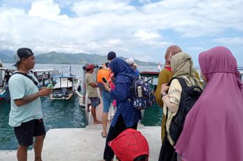 BPBD menyiagakan perahu karet untuk patroli laut saat "Lebaran Topat"