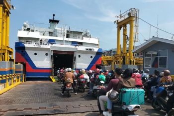Polisi perketat pemeriksaan tiket penumpang di Pelabuhan Bakahuni Lampung