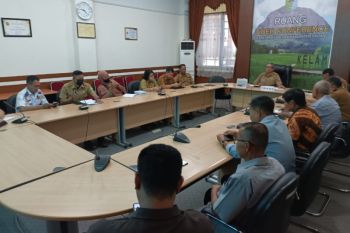 Pemkab Sintang gelar pawai budaya pelajar multi etnis pada harjad ke-661