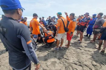 Tim SAR temukan korban kecelakaan laut Parangtritis meninggal