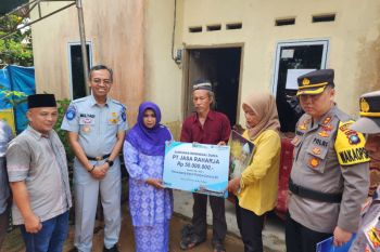 Jasa Raharja serahkan Rp50 juta ke ahli waris korban kapal Evelyn Calisca