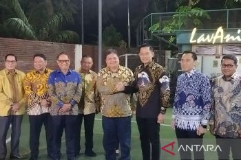 Airlangga disambut AHY-Ibas di Puri Cikeas