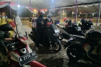 Pemilir sepeda motor mulai berdatangan ke Pelabuhan Panjang