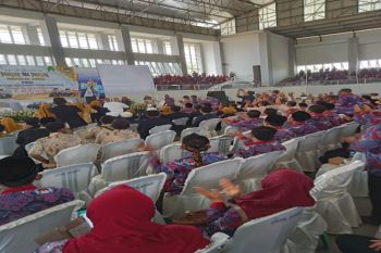 Mantan Bupati Batang Yoyok sambangi perangkat desa dan relawan