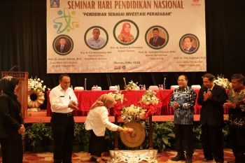 Bupati Kustini ingatkan kembali peran keluarga sebagai pusat pendidikan