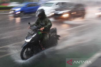 Info cuaca prakirakan hujan mengguyur kota besar Indonesia