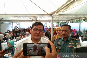 BI Sulawesi Tenggara imbau istri prajurit TNI AL di Kendari belanja pakai QRIS