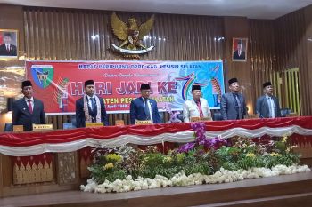 Rapat Paripurna DPRD dalam rangka Peringatan Hari Jadi Kabupaten Pesisir Selatan ke-75 berlangsung khidmat