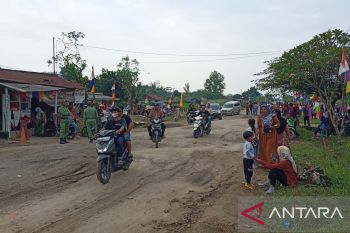 Masyarakat Rumbia antusias sambut kedatangan Presiden Jokowi