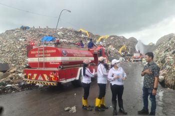 DLH Makassar lakukan penyemprotan larutan eco enzyme di TPA Antang