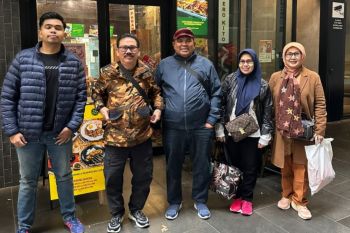 Catatan Ilham Bintang - Kisah Ustaz Jamal Al Bilad &amp; Resto Indonesia di Melbourne