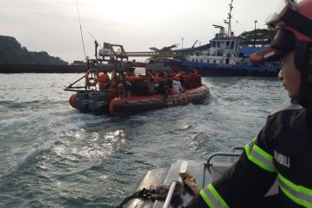 Kapal penyeberangan Merak-Bakauheni terbakar
