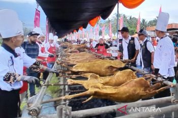PHRI menyajikan 210 domba guling gratis di Garut