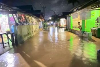 BMKG Sulteng ingatkan 11 daerah siaga hujan berpotensi bencana