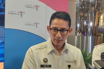 Menparekraf: Masyarakat tolong sabar soal konser Coldplay