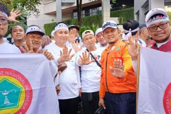 Nakes Kota Palu gelar aksi damai tolak pembahasan RUU Kesehatan