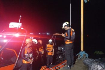 Dua kapal nelayan di Mandiangin Pasaman Barat karam, satu orang hilang
