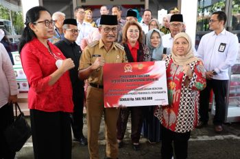 Kemensos bagikan bansos warga kurang mampu di Kulon Progo