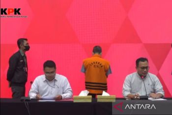 KPK tahan tersangka korupsi pembangunan jalan di Kabupaten Bengkalis Riau