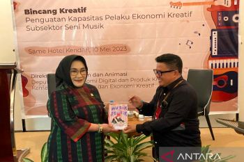 Anggota Komisi X DPR RI berharap musik tradisional Sultra dilestarikan