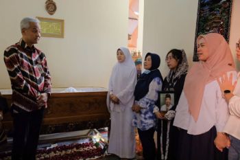 Ganjar kunjungi keluarga korban kecelakaan kerja di lift pemprov
