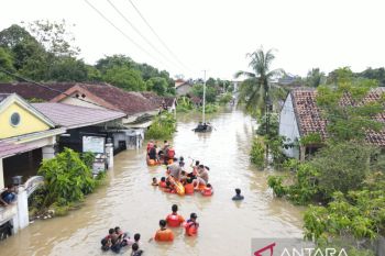BPBD OKU sebut banjir di Jalan Pancur sudah bisa dilintasi kendaraan