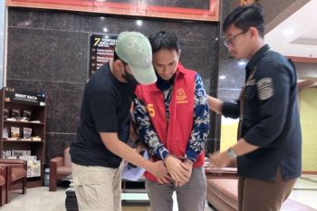 Kejati Sulsel tangkap seorang buron terpidana kasus penipuan haji dan umrah