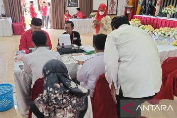 KPU menerima pendaftaran 35 Bacaleg PDI-P Kendari