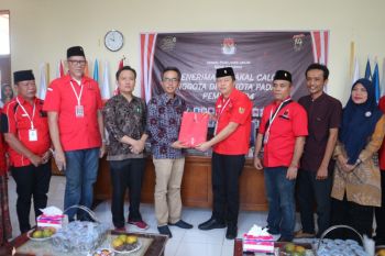 PDI Perjuangan jadi partai pertama yang daftar ke KPU Padang