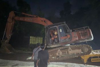 Tak kantongi izin, dua penambang tanah di Pekanbaru diringkus polisi