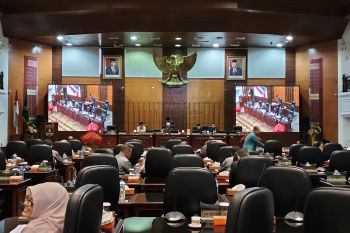 DPRD minta Pemprov Sumbar evaluasi target kinerja RPJMD