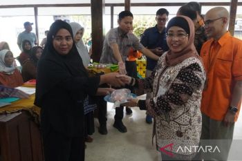 Batang distribusikan bansos untuk 6.667 keluarga risiko  stunting