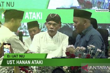 Hanan Attaki berikrar jadi warga NU